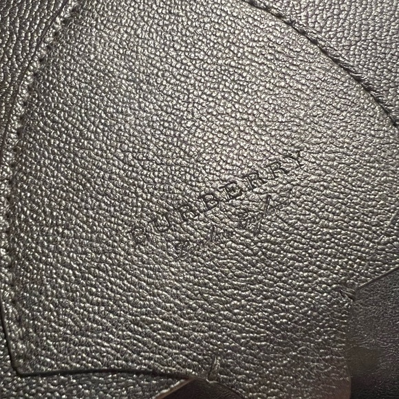 Burberry Hampshire Shoulder Bag Leather Small - Picture 15 of 16